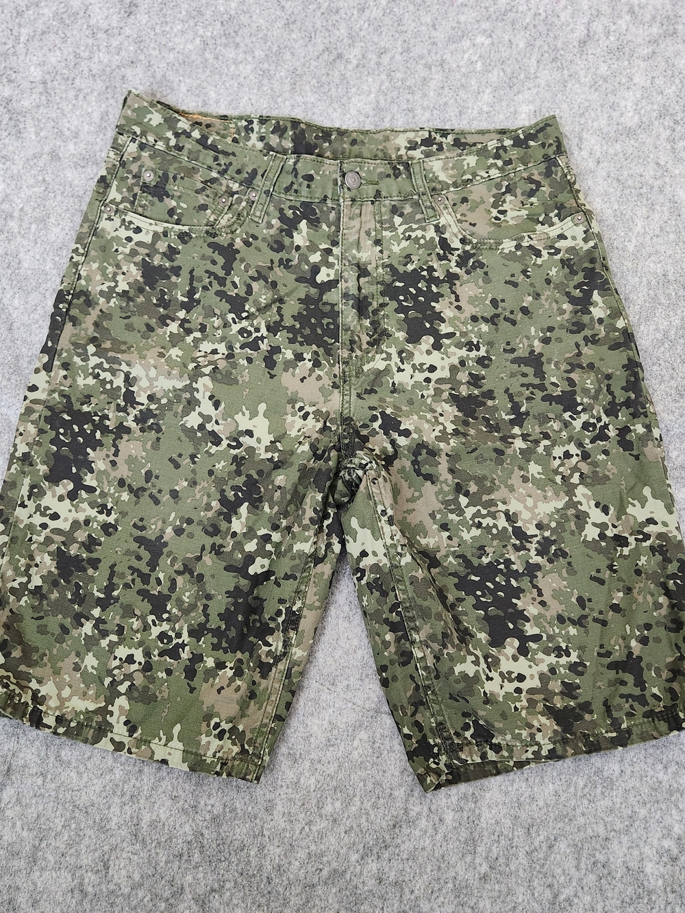Levi's 469 Camo Jean Shorts Men's 33 Green Outdoor Golf Sport Resort Hunting